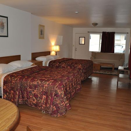 Golden Lion Motel Raymond Exteriör bild
